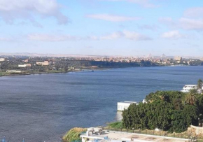 Nile Pyramidal View Apartment